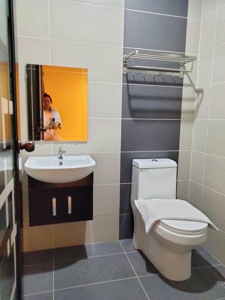 Weng Kong Homestay Slim River Exterior foto