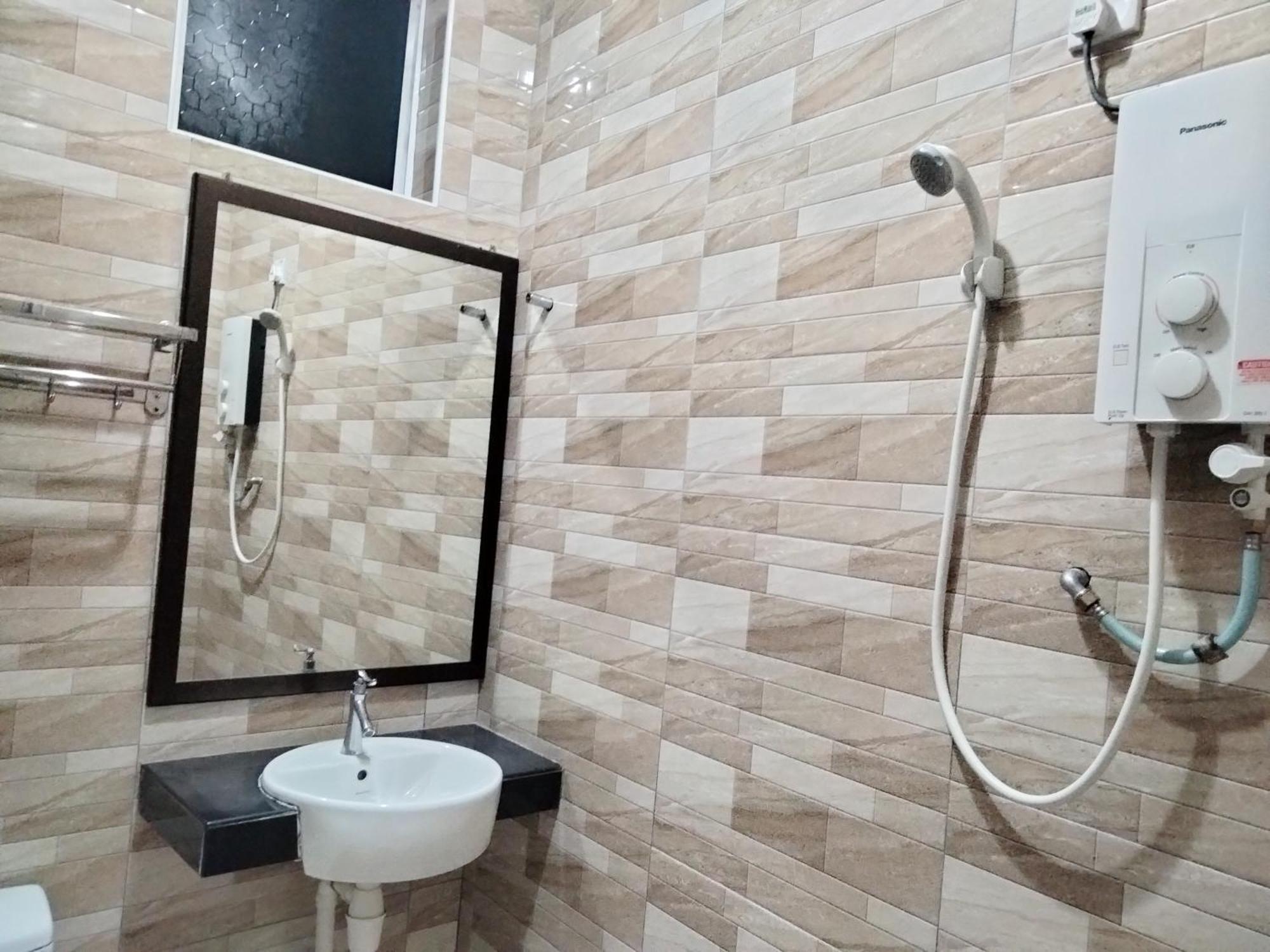 Weng Kong Homestay Slim River Exterior foto