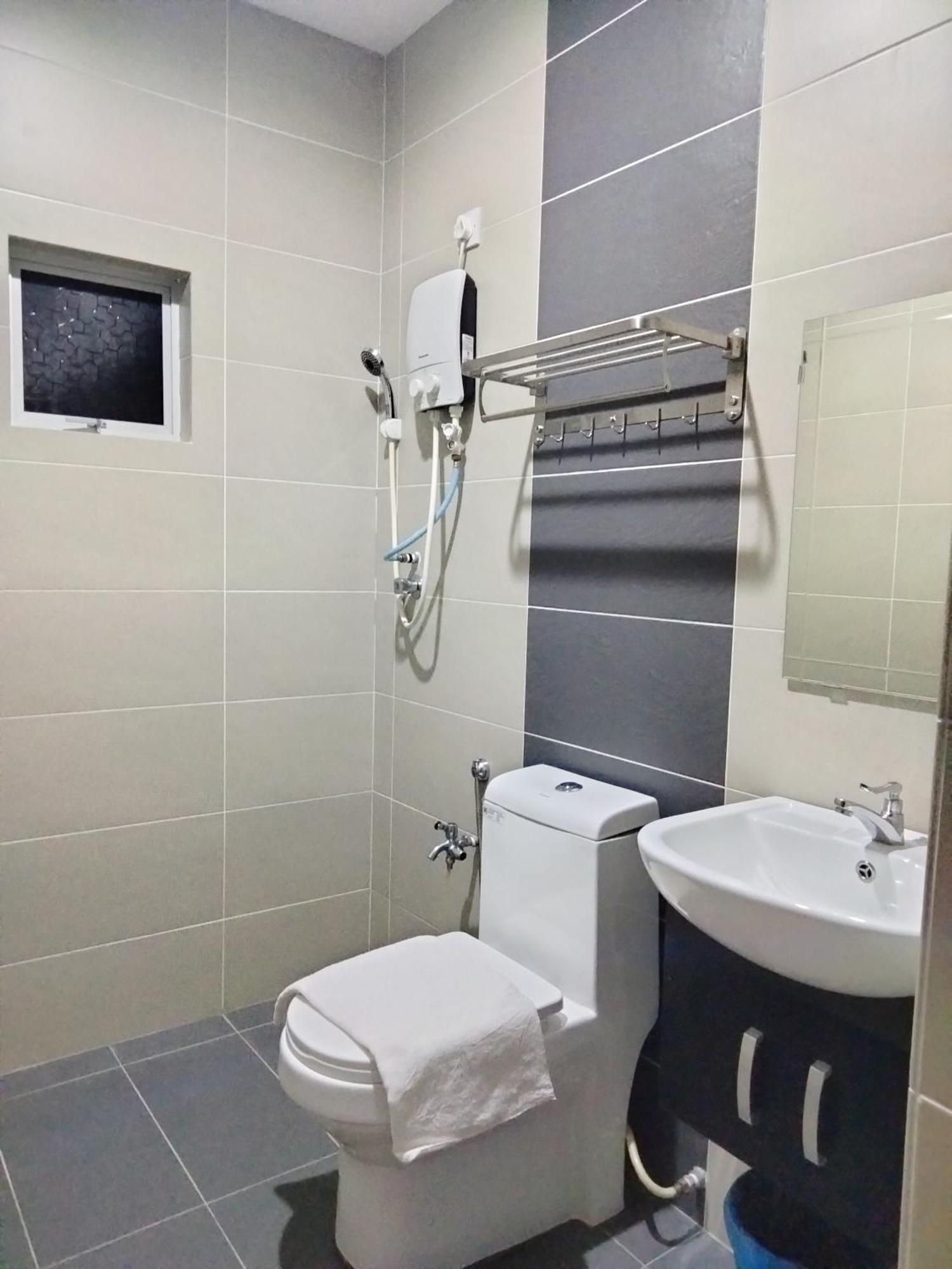 Weng Kong Homestay Slim River Exterior foto