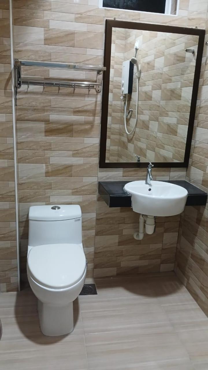 Weng Kong Homestay Slim River Exterior foto