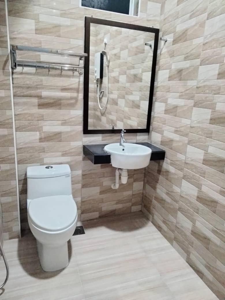 Weng Kong Homestay Slim River Exterior foto